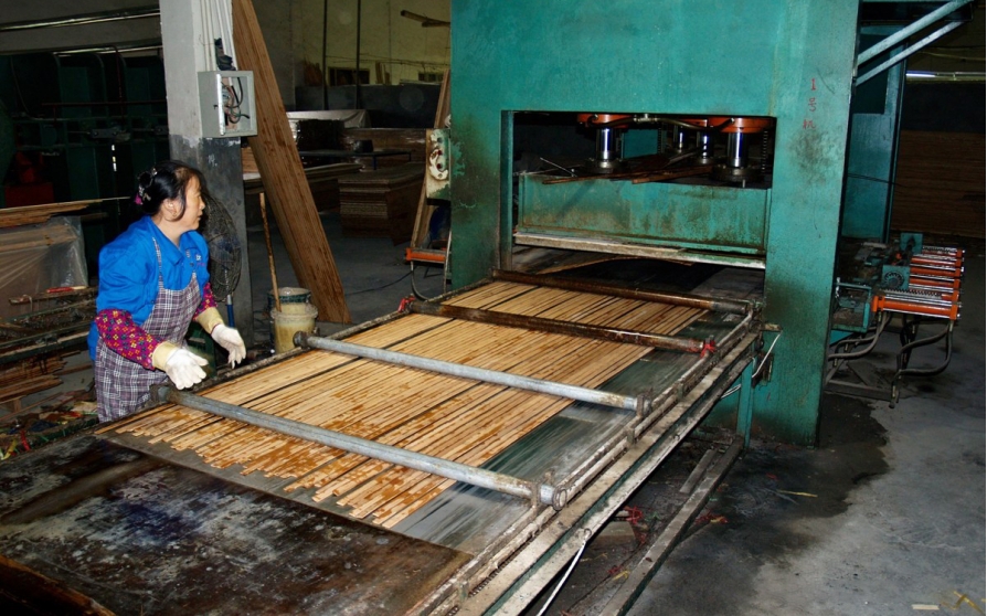 Khám phá quy trình sản xuất vật liệu ván gỗ tre ép từ A tới Z